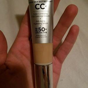 It Cosmetics CC+ SPF 50+ - Light